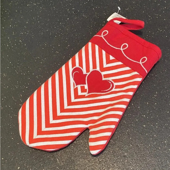 NWT Red Oven MIT, Glove, Pot Holder , Protector, Mitten Mitts ￼ - Picture 3 of 4